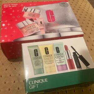 Clinique 3 piece Glow Moisture Surge Set and skincare Gift Set New